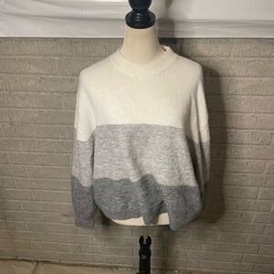 H&M Womens Gray White Colorblock Crew Neck Long Sleeve Pullover Sweater L‎